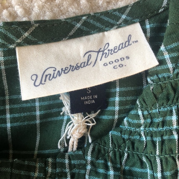 NWOT green plaid top with puffy sleeve Small - Picture 2 of 3